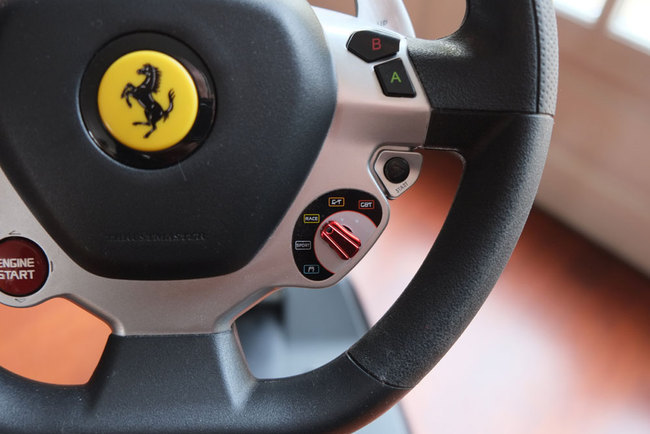 Volant Thrustmaster Ferrari 458 Spider Racing Wheel pour Xbox One - Volants  Gaming - Boutique Gamer