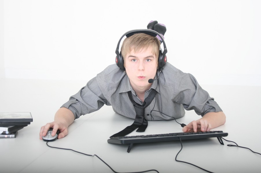 gamer-542-1242024-1919x1276 gamer-542-1242024-1919x1276