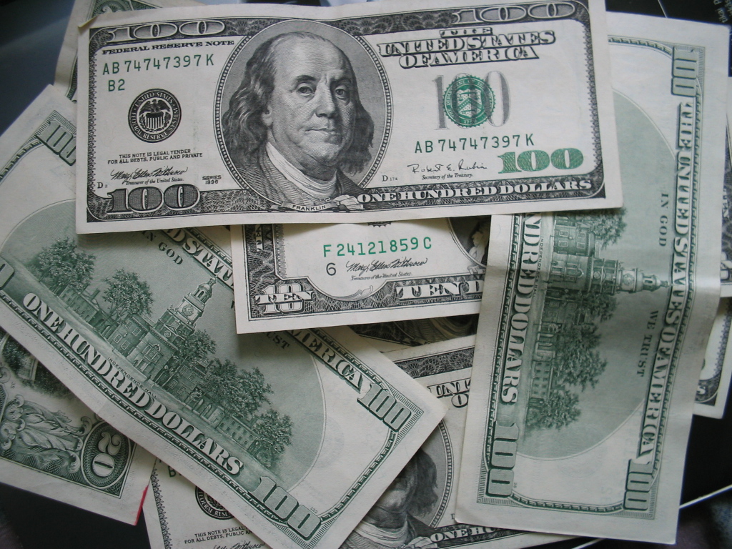 us-dollars-2-1505511 us-dollars-2-1505511