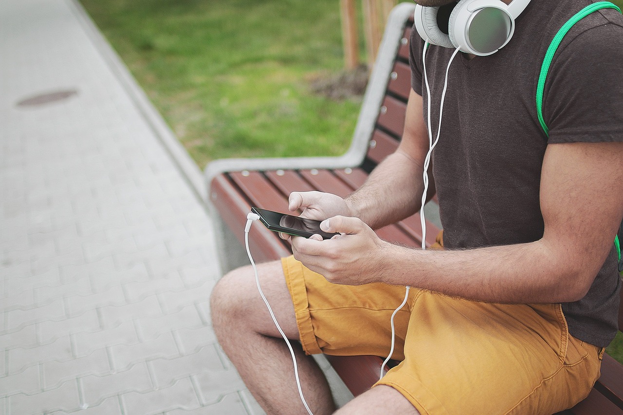 headphones-925886_1280 headphones-925886_1280
