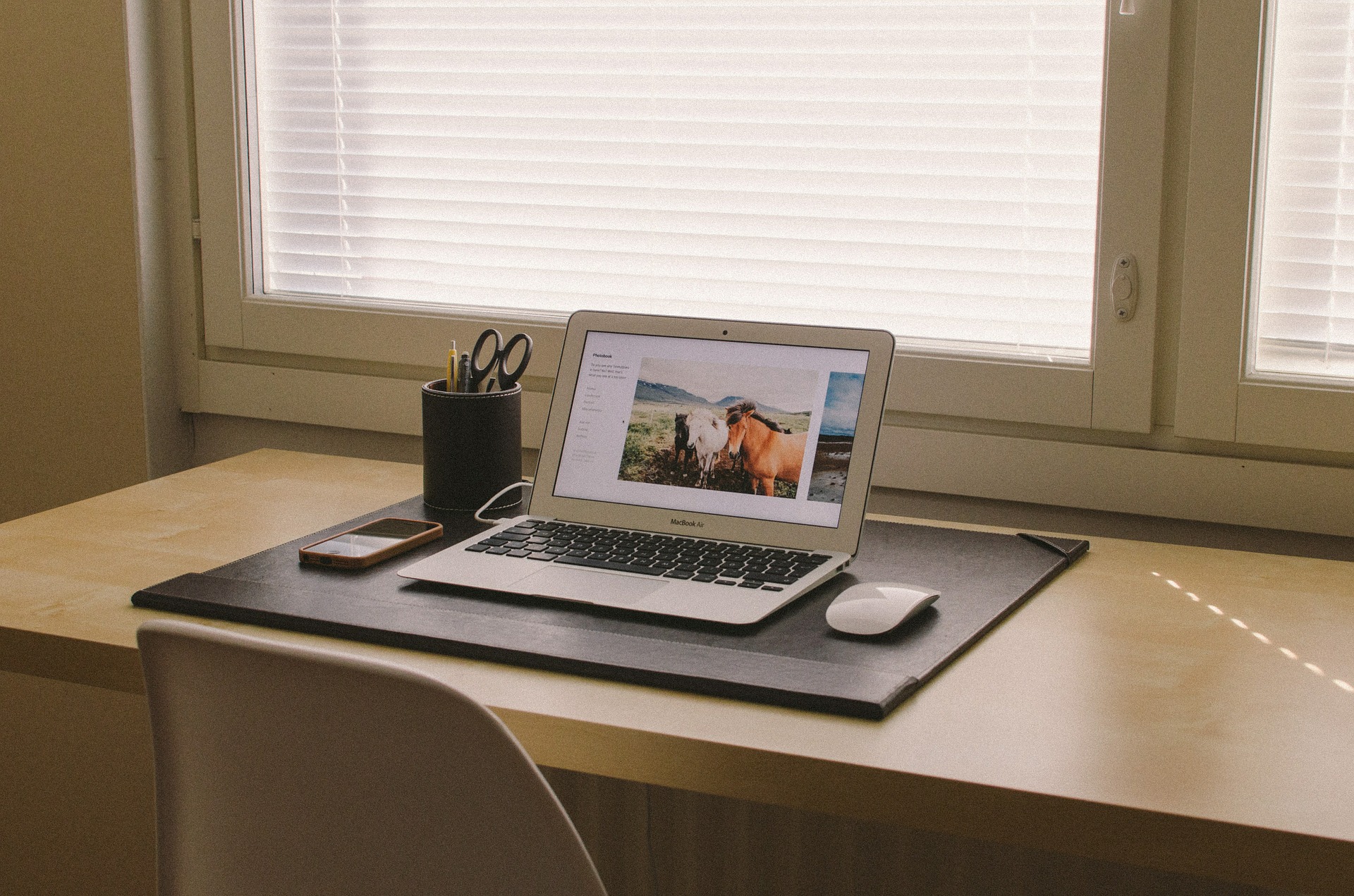 home-office-438386_1920 home-office-438386_1920
