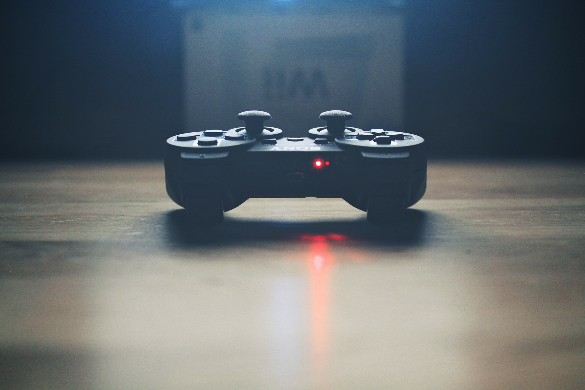video-controller-336657_1920 video-controller-336657_1920