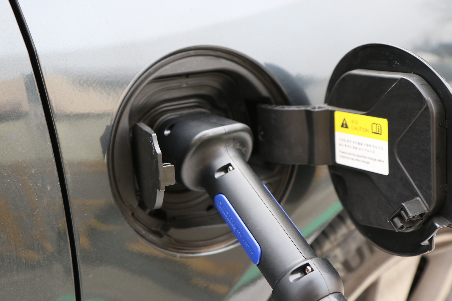 electric-cars-1068918_1920 electric-cars-1068918_1920