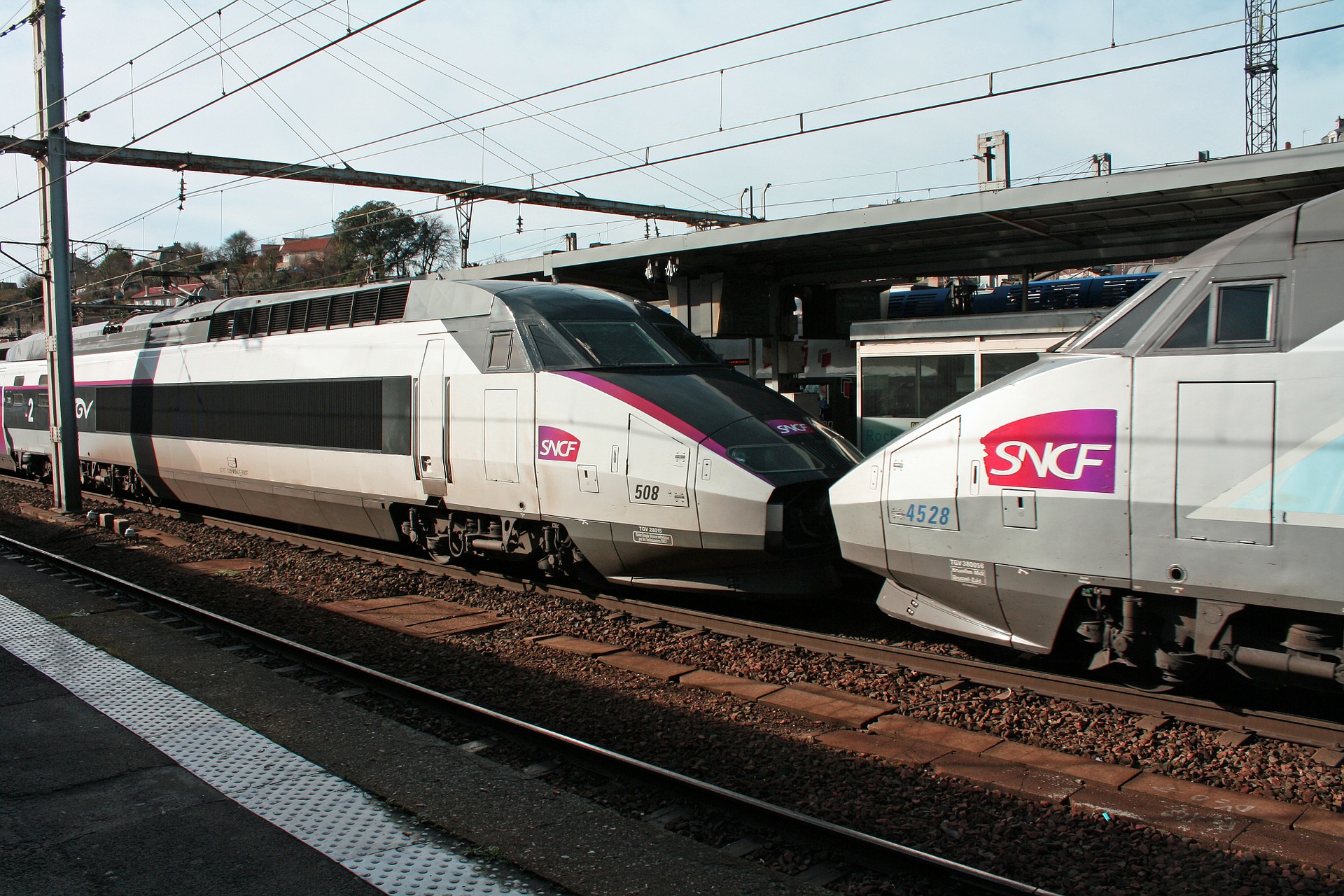 tgv-trains-258285_1920