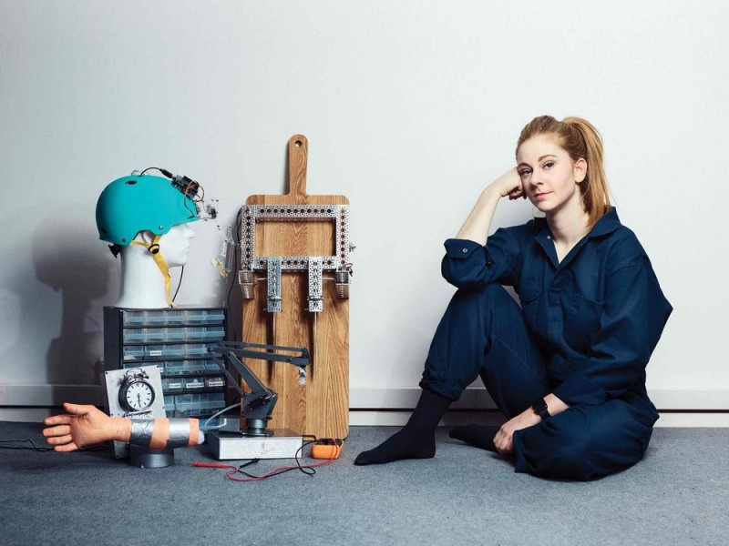 simone giertz robot