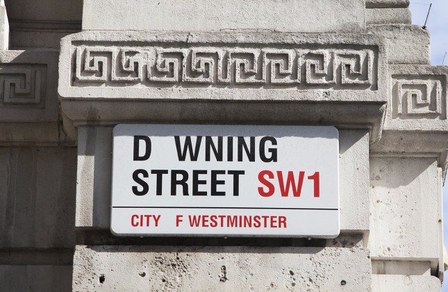 downing street 645x420 - Des marques perdent les lettre A, B et O, pour la bonne cause