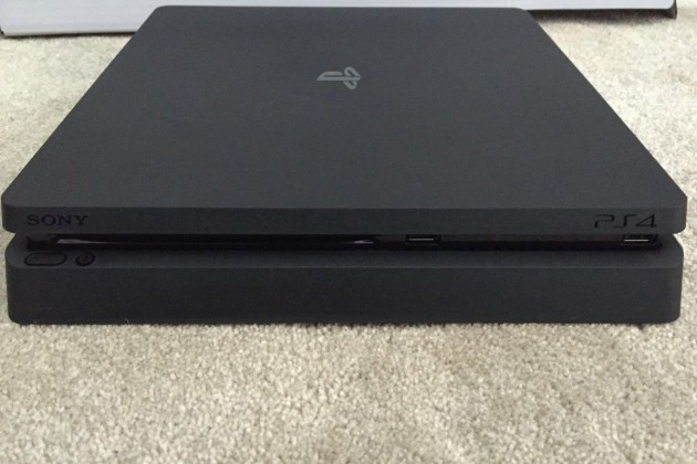 ps4 01 630x420 - Une PlayStation 4 étrange en photos