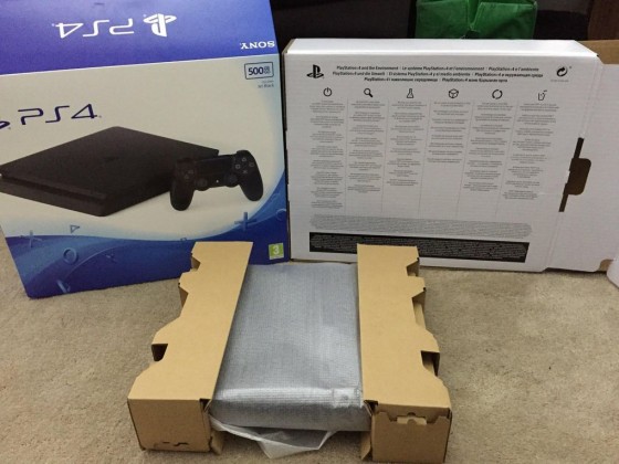 ps4 04 560x420 - Une PlayStation 4 étrange en photos