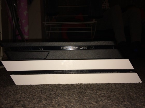 ps4 13 560x420 - Une PlayStation 4 étrange en photos