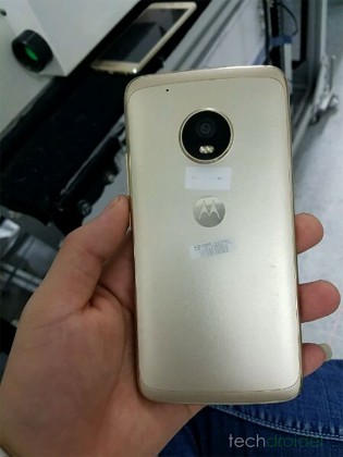 moto x 1 315x420 - Des photos du Moto X version 2017 ?