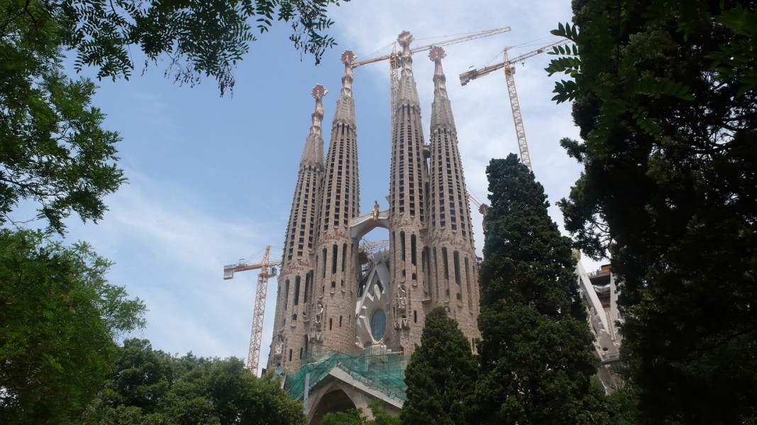 sagrada-familia-1294577_1280