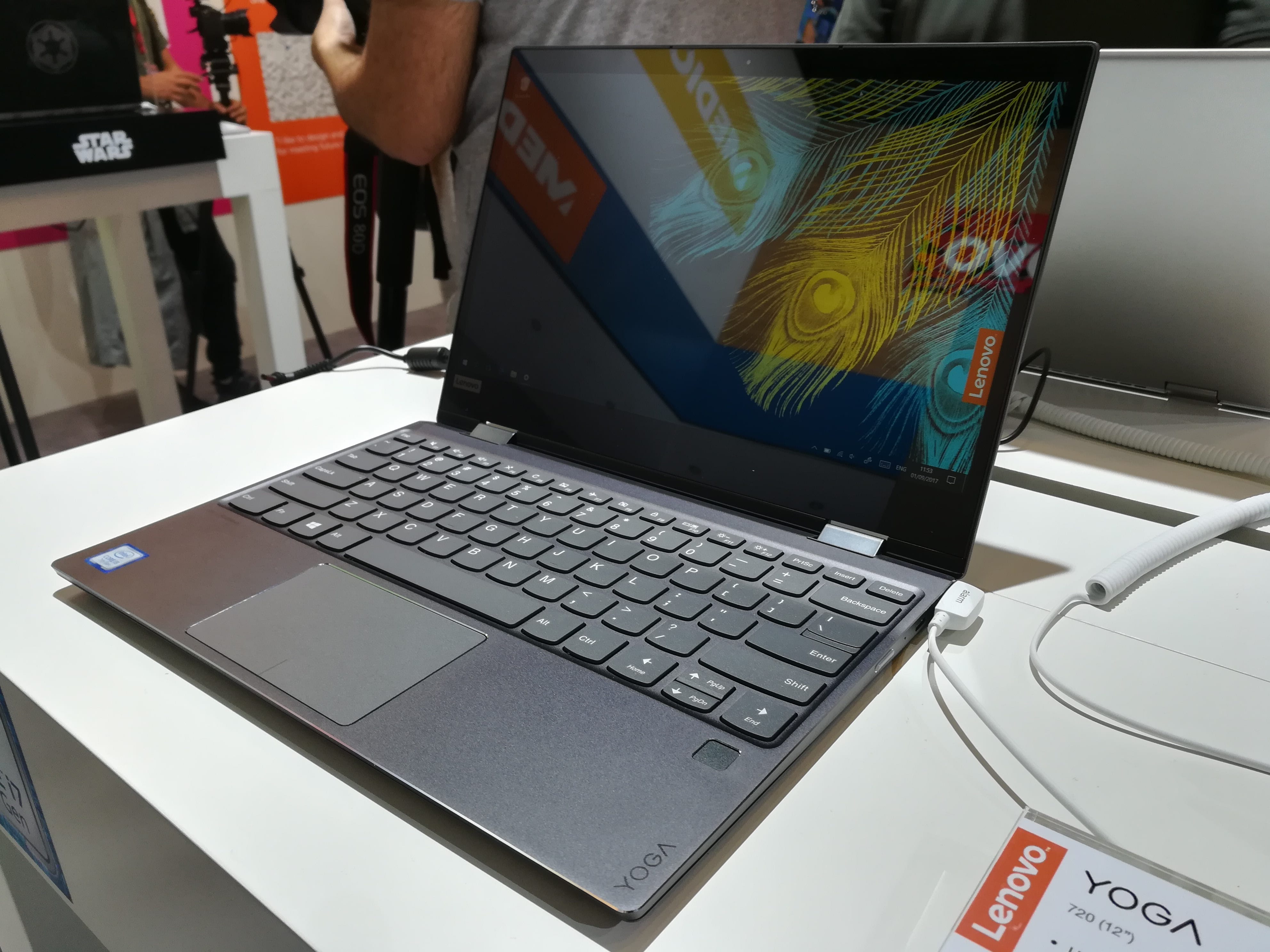 Lenovo Yoga 720 Lenovo Yoga 720