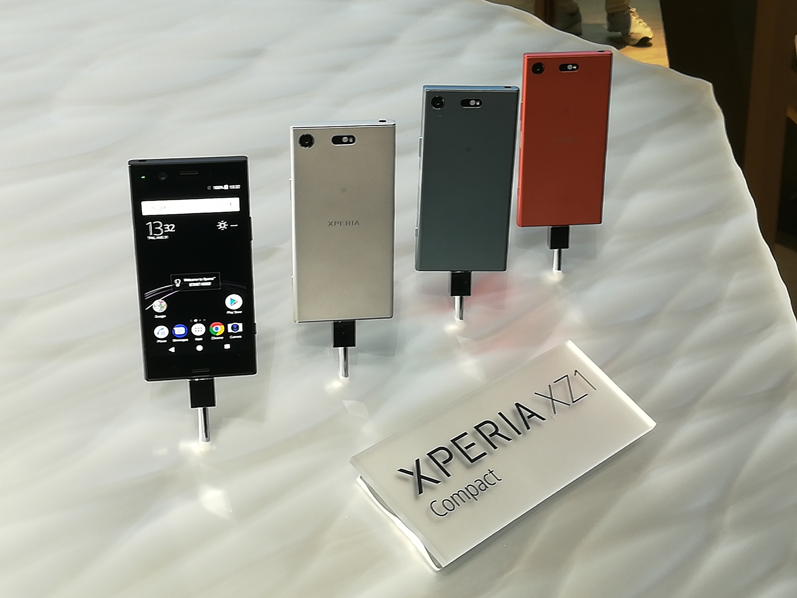 Sony Xperia XZ1 Compact prise en main IFA 2017 Sony Xperia XZ1 Compact prise en main IFA 2017
