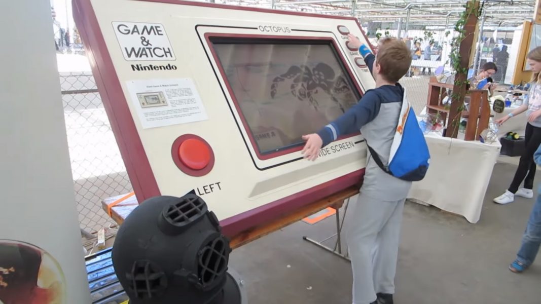 Game and Watch géante