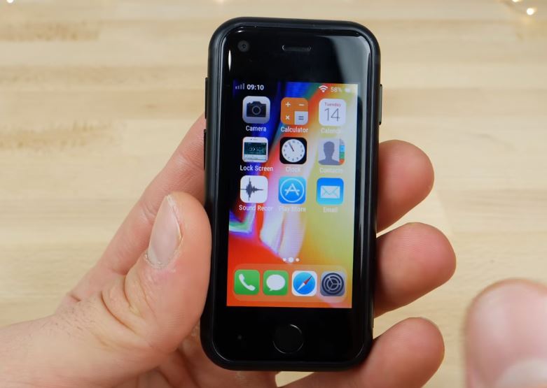 iPhone 8 Plus : Soyes sort une version quatre fois plus petite !