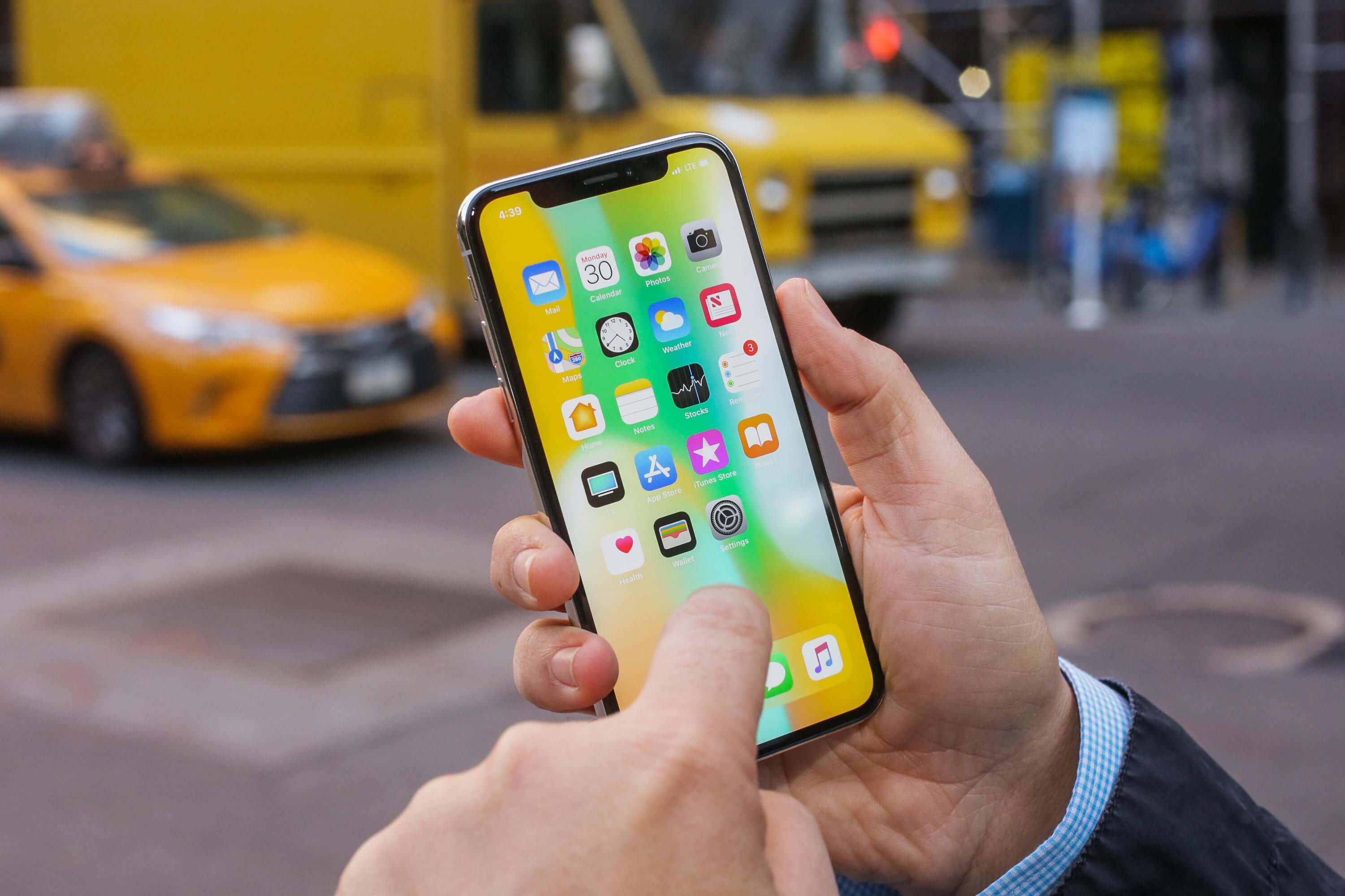 L' iPhone X de 2018 serait encore plus cher ! L' iPhone X de 2018 débarque avec un prix ahurissant !