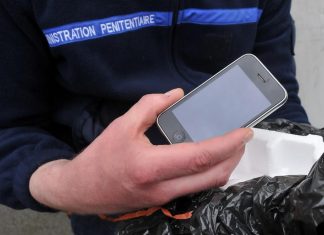 Deux iPhone retrouvés dans la cellule d'un terroriste, qui communiquait sur Facebook