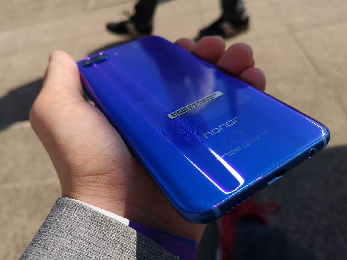 Honor 10 - réduction du prix pendant les soldes d'été 2018 sur GearBest Soldes d'été 2018 : Honor 10 à partir de 365 euros sur GearBest