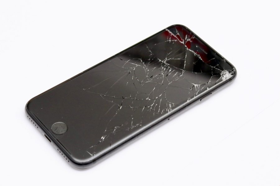 Une vidéo montre un iPhone exploser durant son chargement