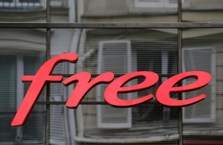 Vente Privée : la Freebox Revolution avec TV by Canal est encore à 9.99 euros !