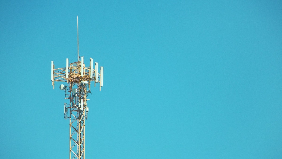 La fibre d'Orange doit accueillir les antennes 4G de Free Free peut brancher ses antennes 4G sur la fibre d'Orange