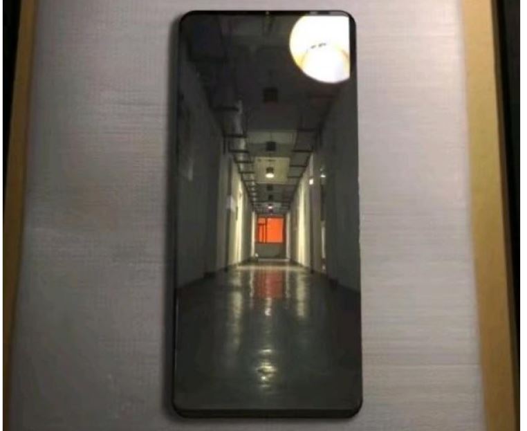 Huawei Mate 20 Pro - Source : Slashleaks Huawei Mate 20 Pro - Source : Slashleaks