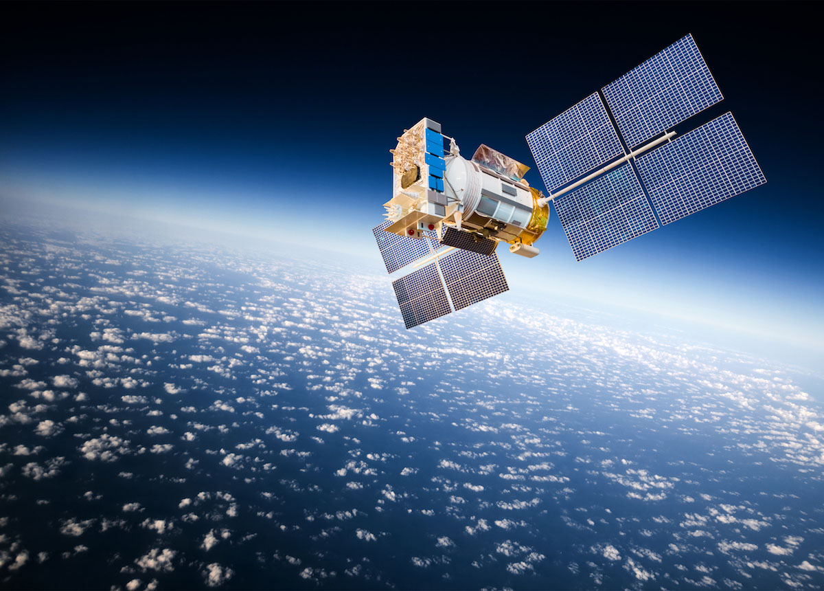 Avec ce satellite, Facebook veut être accessible partout Facebook se lance dans la conquête spatiale