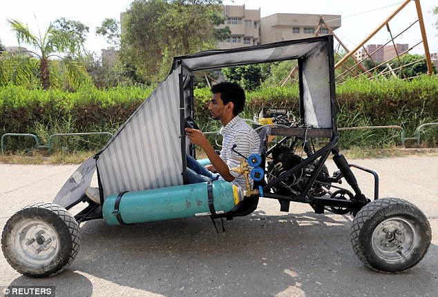 Kart fonctionnant à l'air Un kart crée par des étudiants fonctionnant à l'air