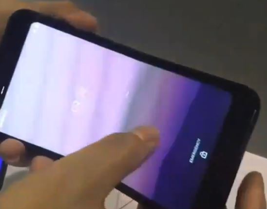 Le smartphone pliable de BOE Technology Un smartphone pliable a été filmé et le Samsung Galaxy X pourrait lui ressembler !