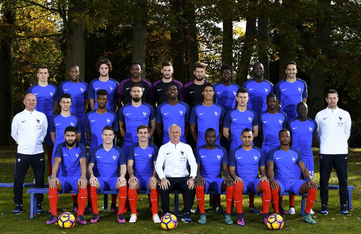 La France n'est pas la meilleure dans FIFA 19 et PES 2019 Dans FIFA 19 et PES 2019, la France n'est pas première