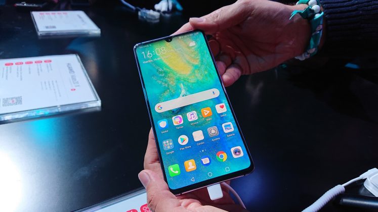 Huawei Mate 20 X 1 747x420 - Huawei Mate 20 X vs Nintendo Switch : une comparaison audacieuse de la part de la firme chinoise