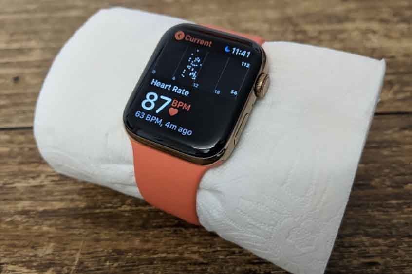 L’Apple Watch capable de calculer le rythme cardiaque d’un papier toilette