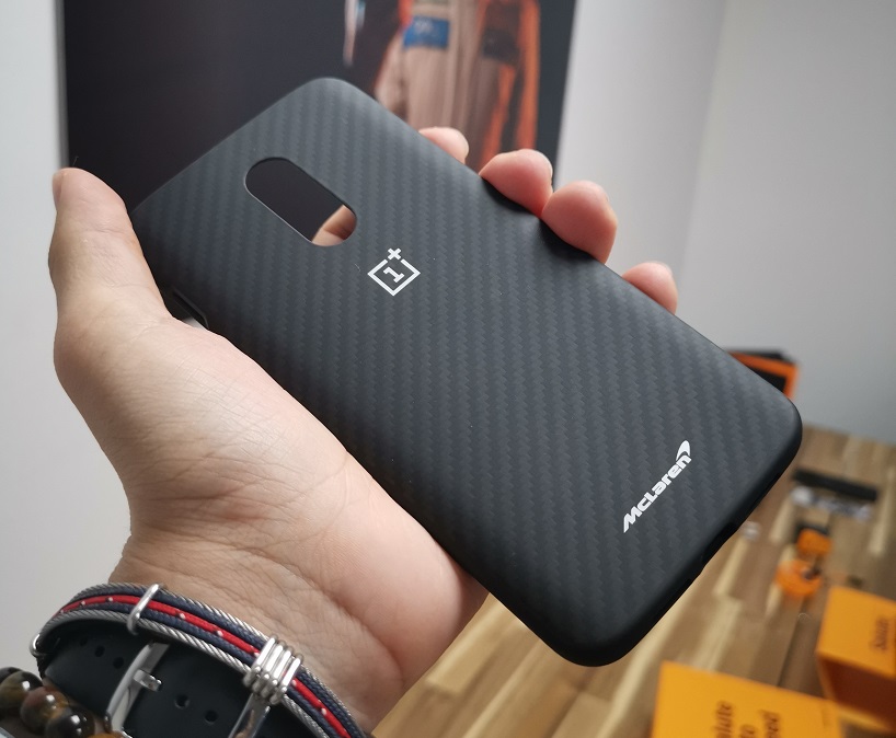 Une très belle coque pour le OnePlus 6T McLaren Edition