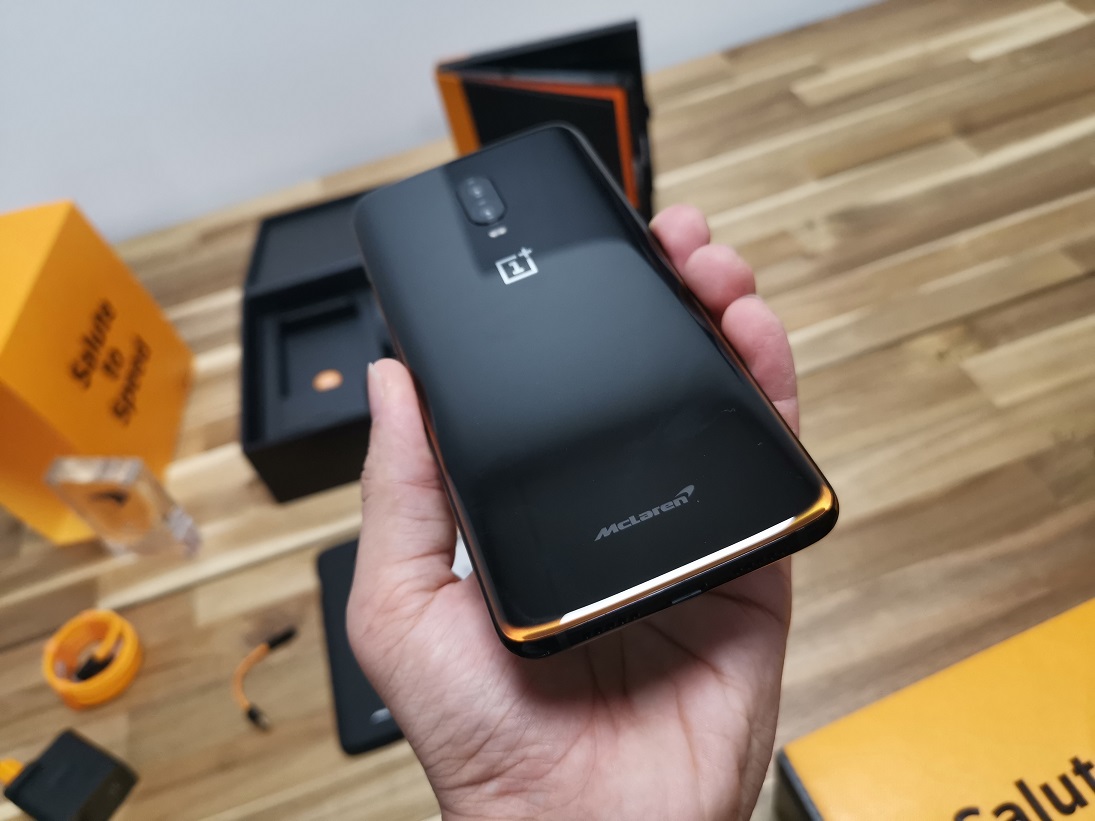 [ Prise en main ] OnePlus 6T Edition McLaren : sobre, surpuissant, réussi