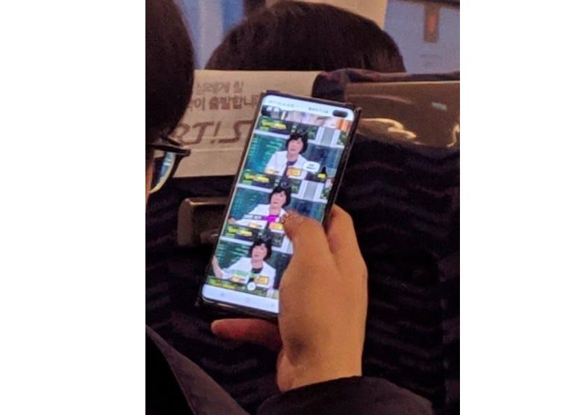 Samsung Galaxy S10 Plus Le Samsung Galaxy S10 Plus a été pris en photo et il a bien un double capteur frontal