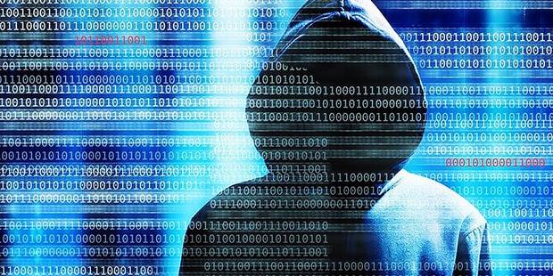 Darknet Un homme tente de payer ses courses avec une carte d’identité et un chèque achetés sur le Darknet et se fait prendre