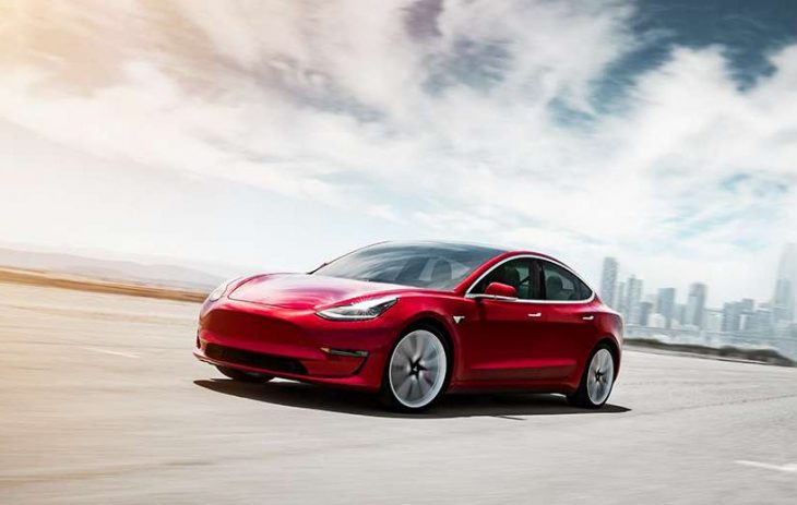 Tesla Model 3 Tesla : Tout savoir sur le mode « chien » dans votre nouvelle voiture