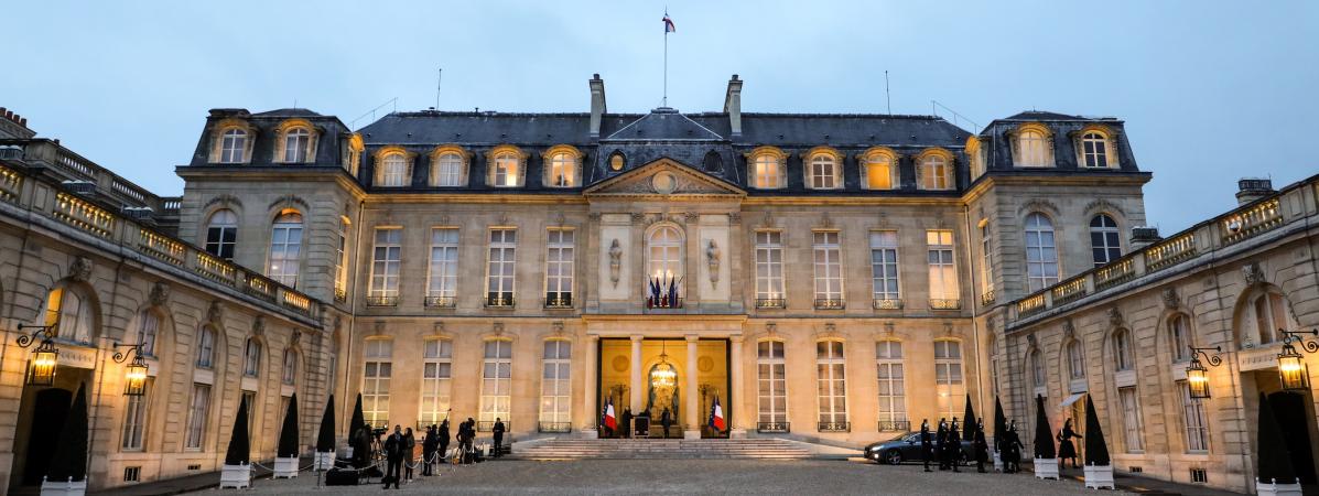 Paris : un homme placé en garde à vue pour avoir fait voler son drone proche de l’Elysée Paris : un homme placé en garde à vue pour avoir fait voler son drone proche de l’Elysée