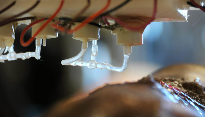 La bio-imprimante 3D - Source : WFIRM Imprimante 3D : quand les médecins arrivent à imprimer de la peau sur leurs patients