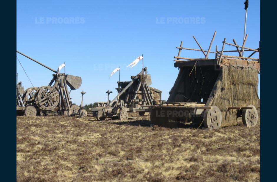 Kaamelott : les décors encore présents à la Jasserie après le tournage